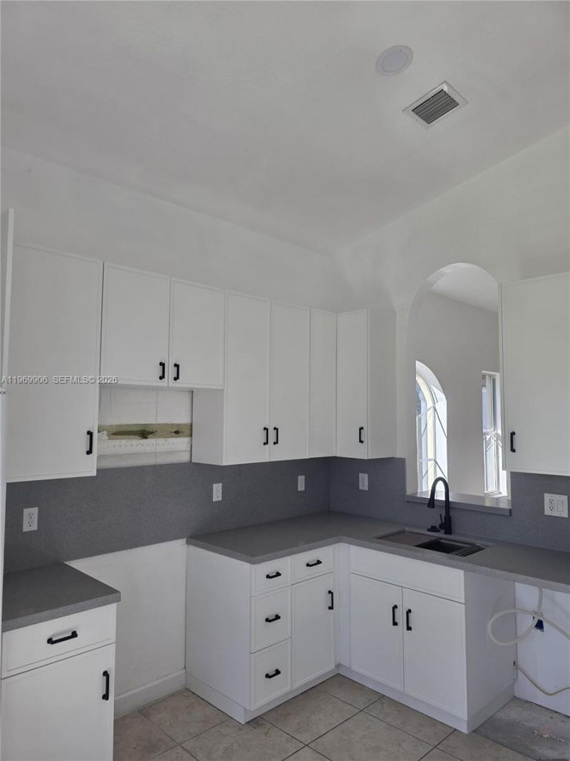 3930 NE 12th Dr , Homestead, FL 33033 Photo