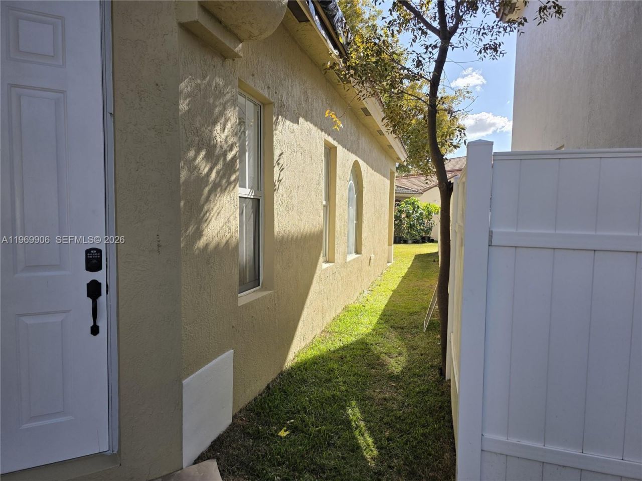 3930 NE 12th Dr , Homestead, FL 33033 Photo