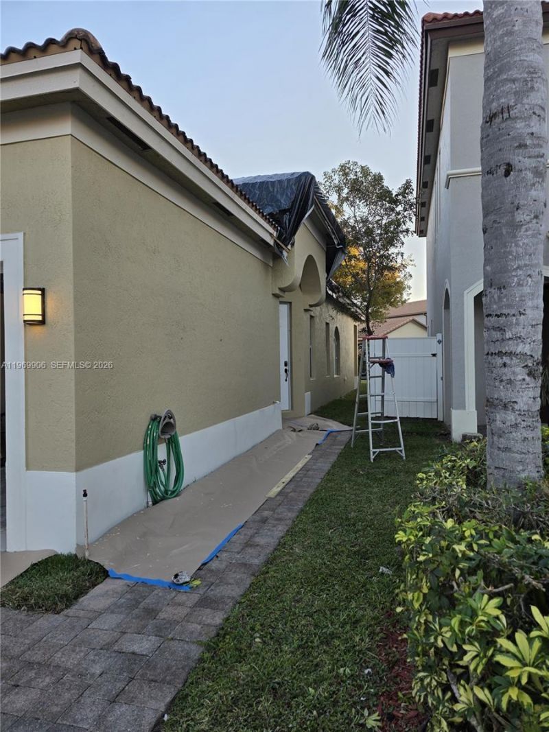 3930 NE 12th Dr , Homestead, FL 33033 Photo