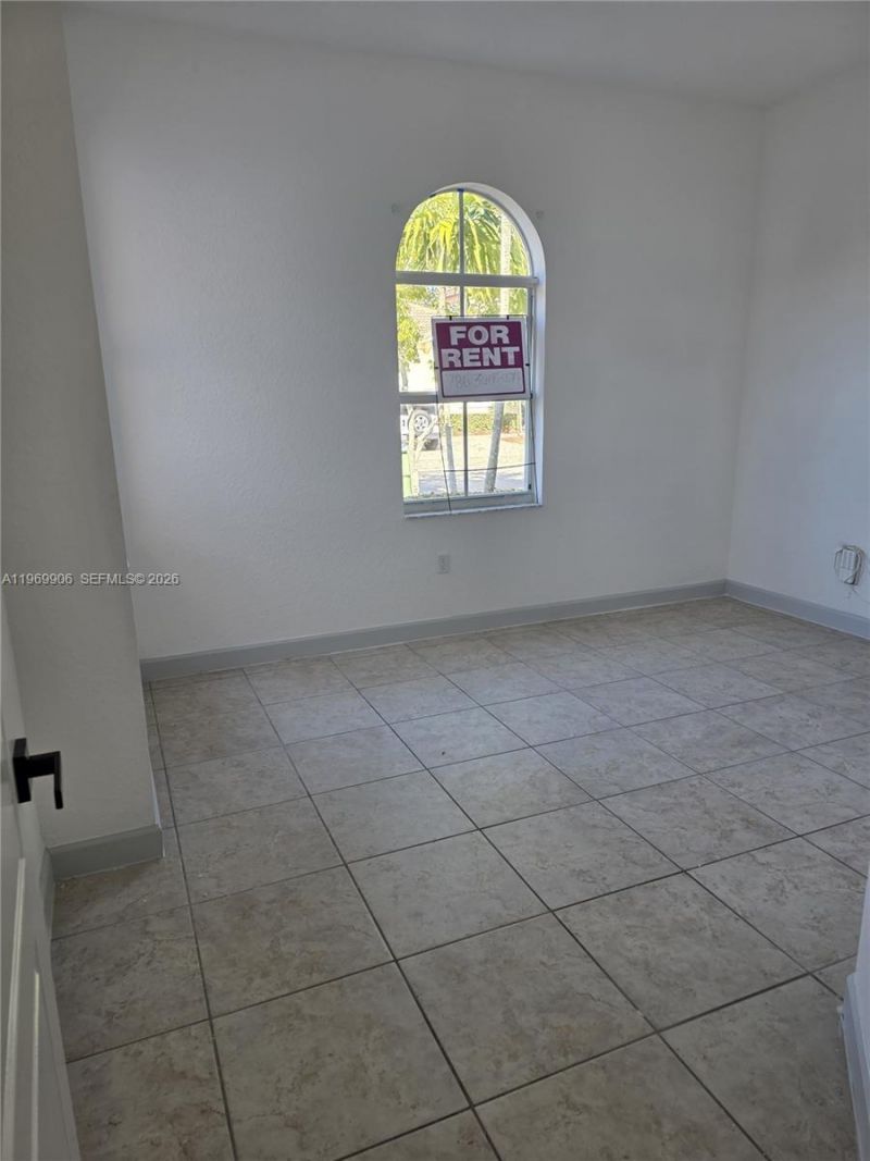 3930 NE 12th Dr , Homestead, FL 33033 Photo