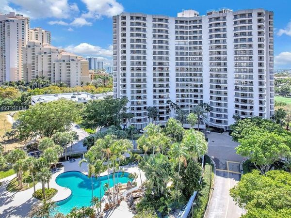 3300 NE 191st St, Unit LP03, Aventura, FL 33180