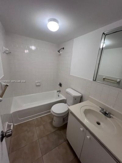 3041 W 76th St, Unit B-105, Hialeah, FL 33018 Photo