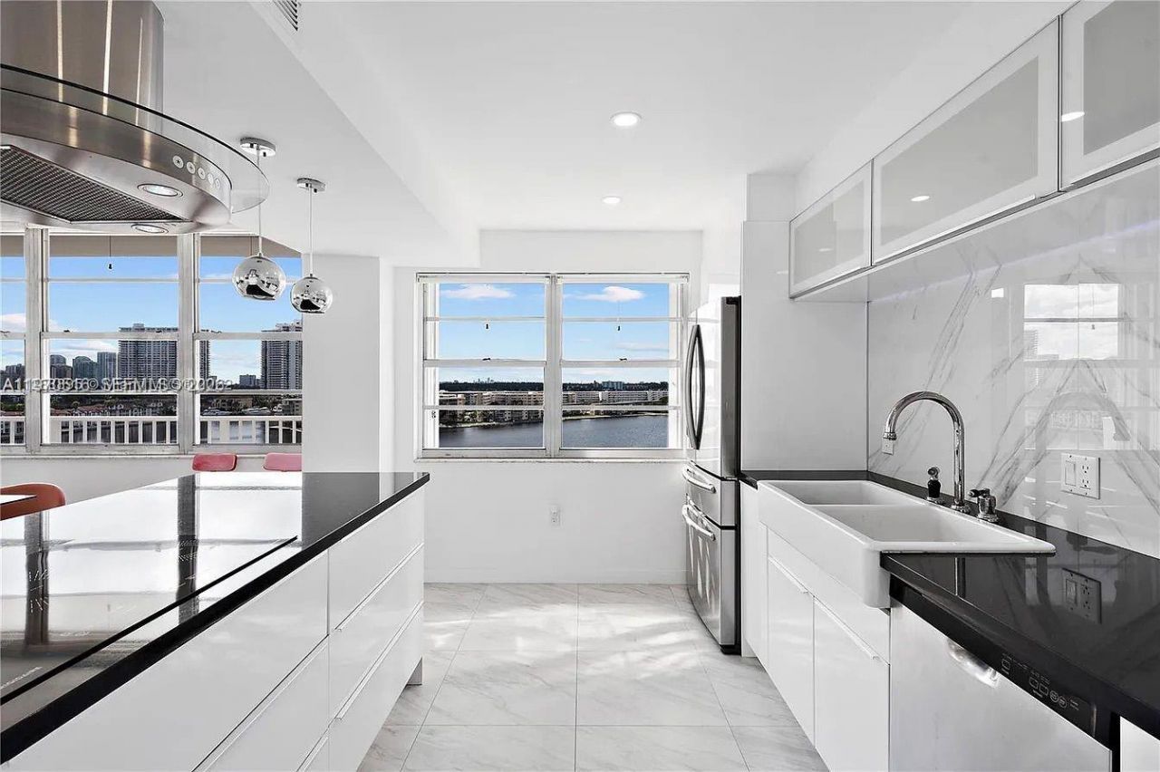 2801 NE 183rd St , Unit 1016W, Aventura, FL 33160 Photo