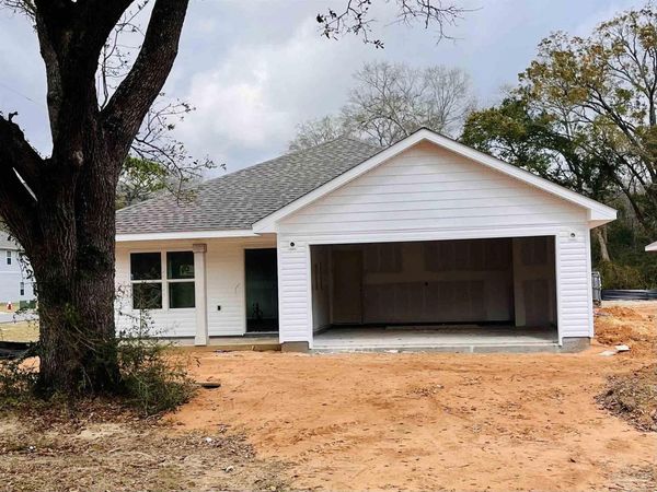 360 Mckinnon Ln, Pensacola, FL 32534