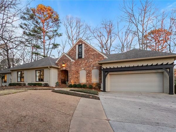 7623 Lakeview Avenue NE, Tuscaloosa, AL 35406