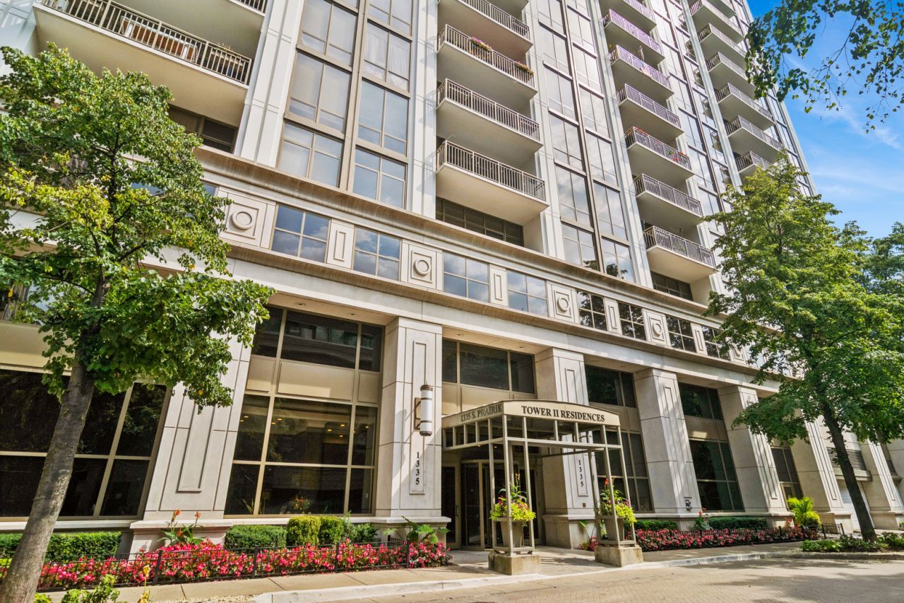 1335 S Prairie Avenue, Unit 405, Chicago, IL 60605 Main Photo