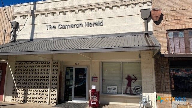108 E 1st Street, Cameron, TX 76520 Main Photo