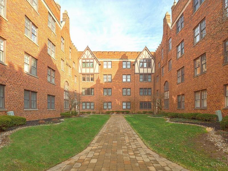 2324 Park Avenue, Unit 11, Cincinnati, OH 45206 Photo 2