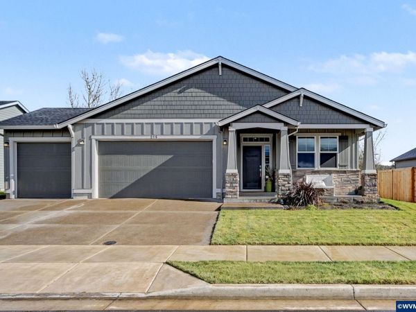 215 Walnut St, Mt Angel, OR 97362