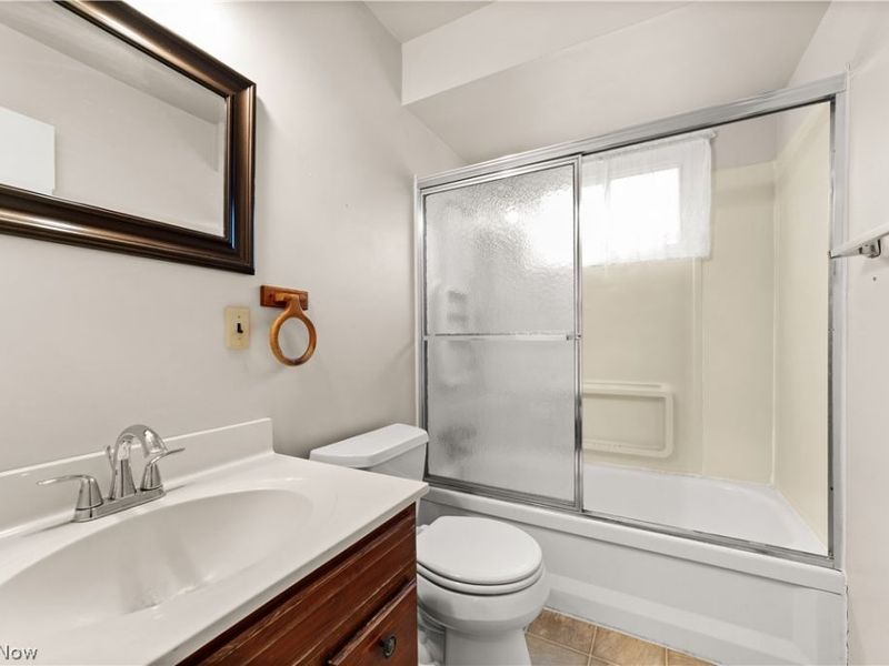 5889 Westbrook Drive, Brook Park, OH 44142 Photo 28