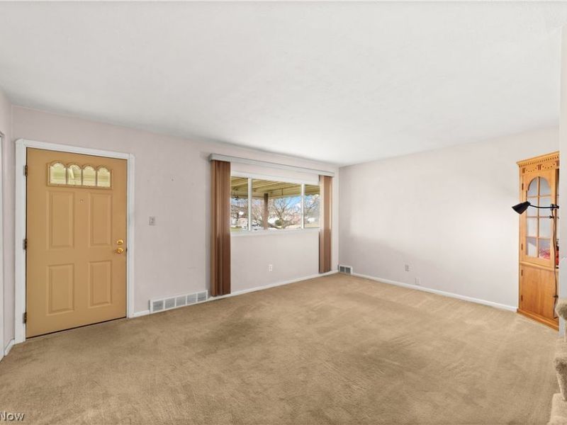 5889 Westbrook Drive, Brook Park, OH 44142 Photo 9