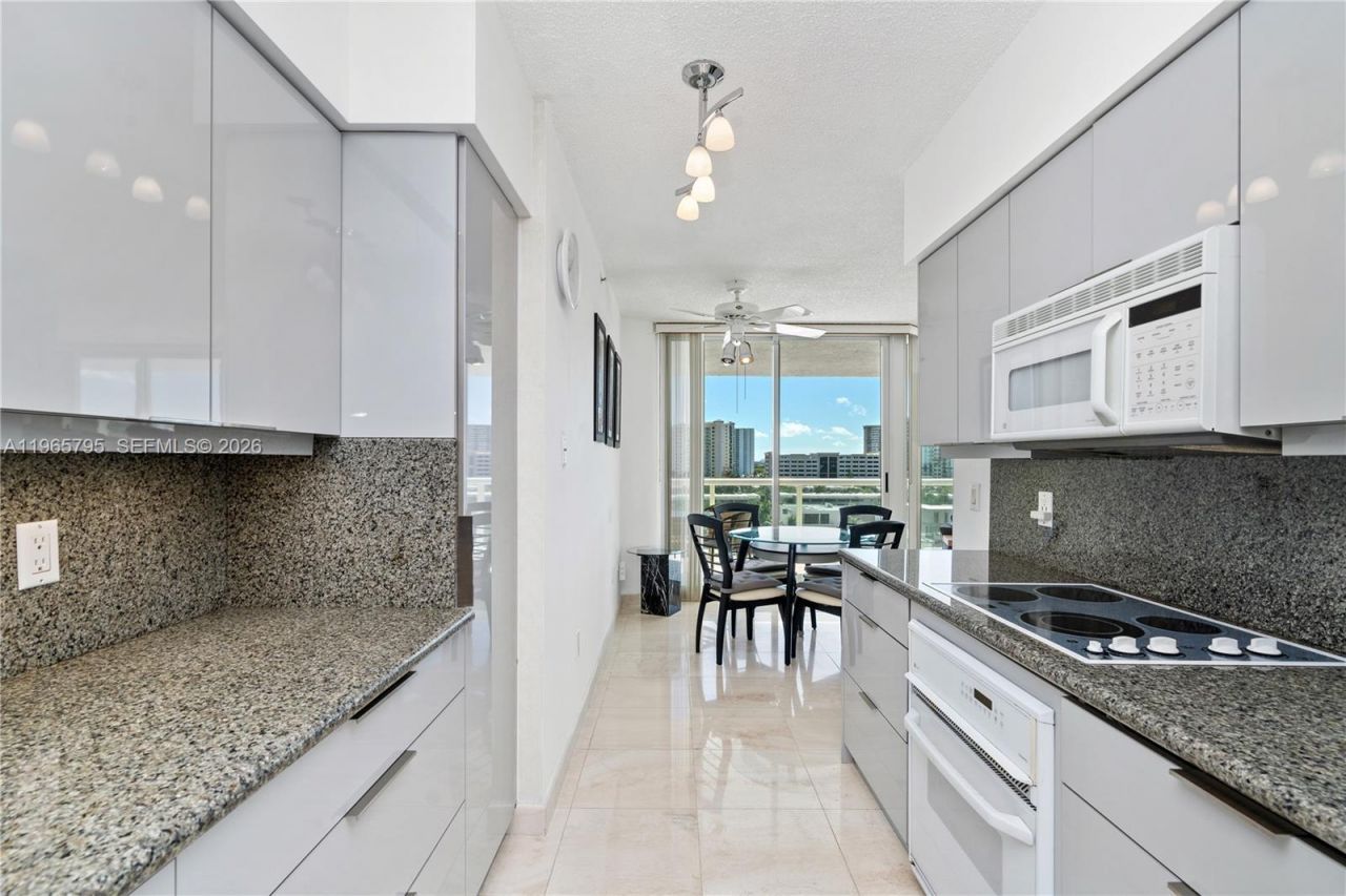 16400 Collins Ave , Unit 744, Sunny Isles Beach, FL 33160 Photo