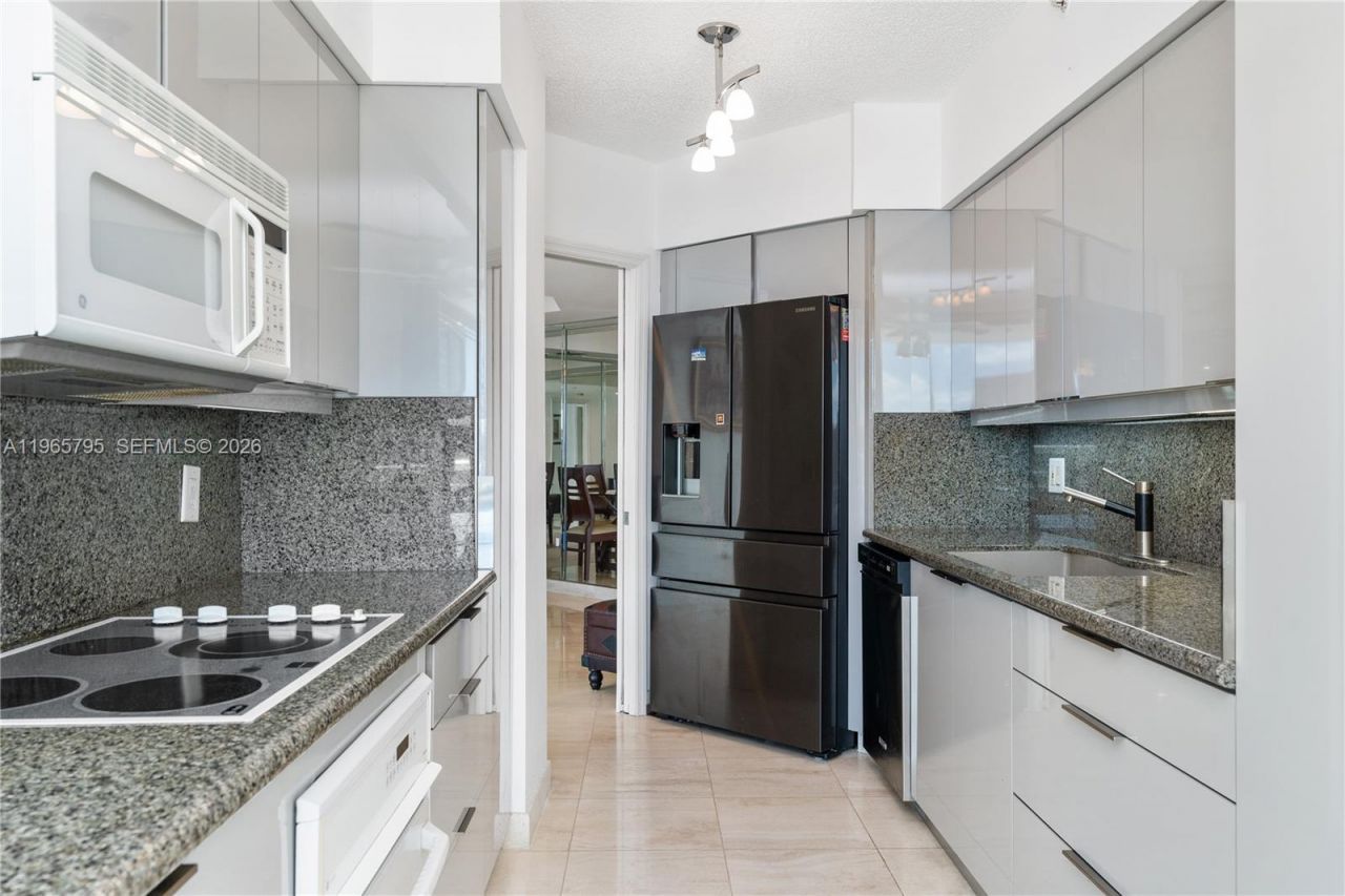 16400 Collins Ave , Unit 744, Sunny Isles Beach, FL 33160 Photo