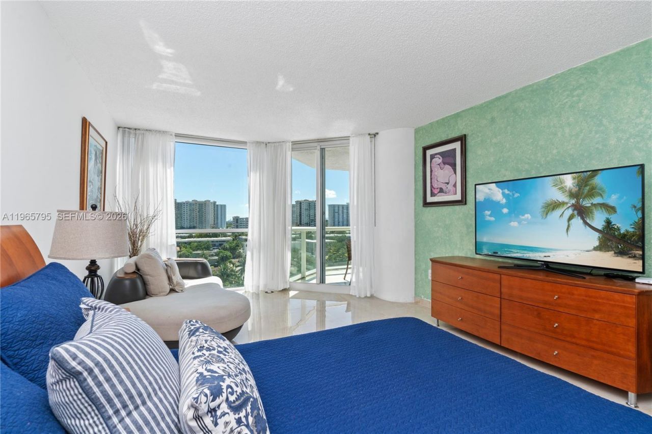 16400 Collins Ave , Unit 744, Sunny Isles Beach, FL 33160 Photo