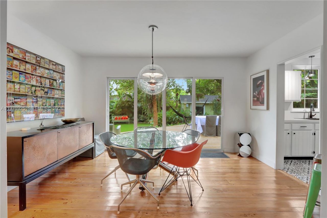 842 NW 9th Ct , Miami, FL 33136 Photo