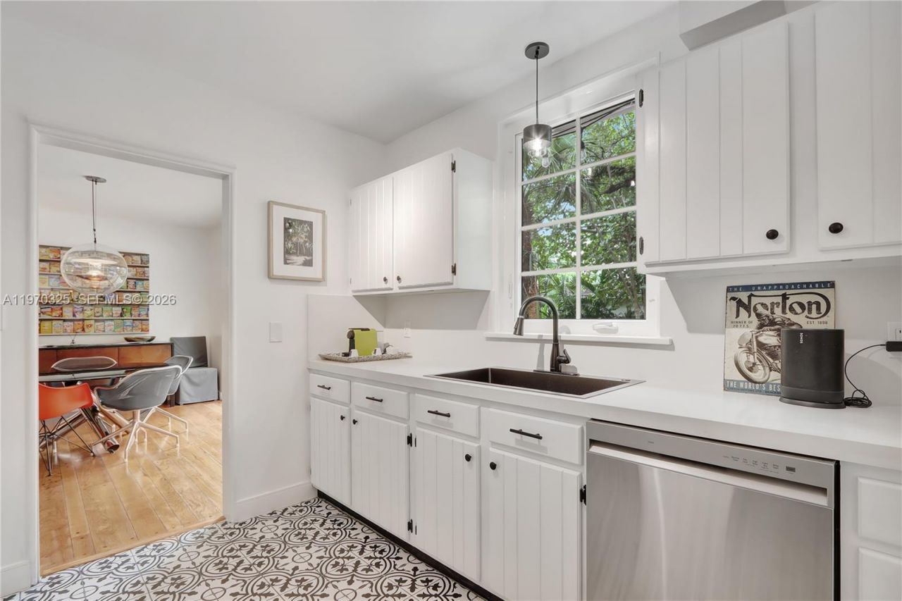 842 NW 9th Ct , Miami, FL 33136 Photo