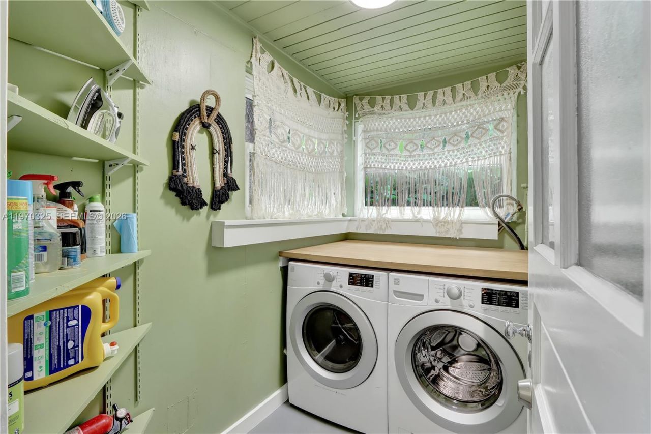 842 NW 9th Ct , Miami, FL 33136 Photo