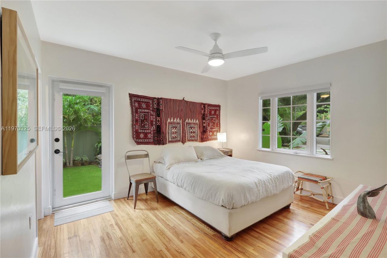 842 NW 9th Ct , Miami, FL 33136 Photo