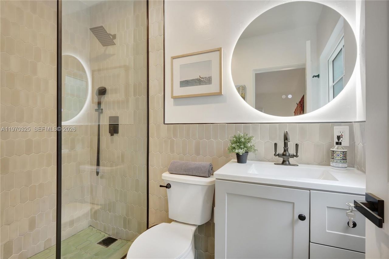 842 NW 9th Ct , Miami, FL 33136 Photo