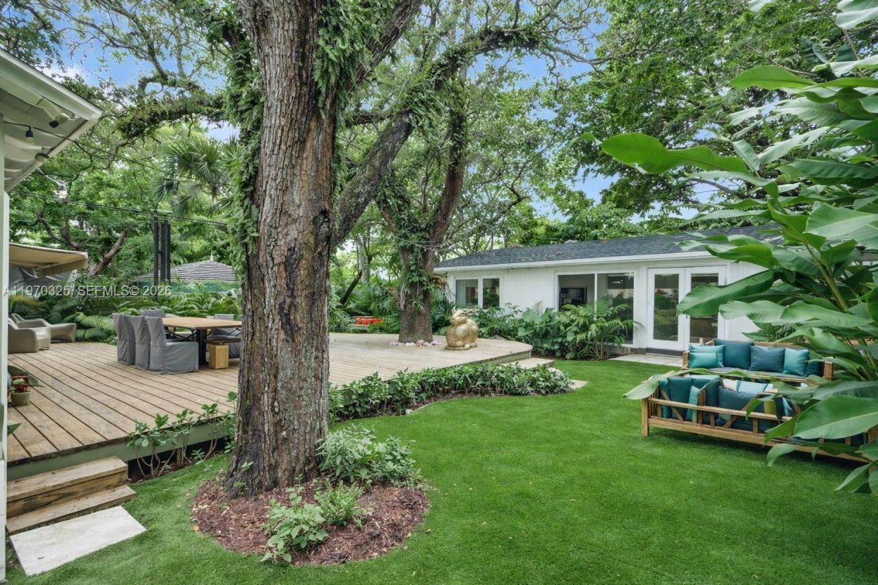 842 NW 9th Ct , Miami, FL 33136 Photo