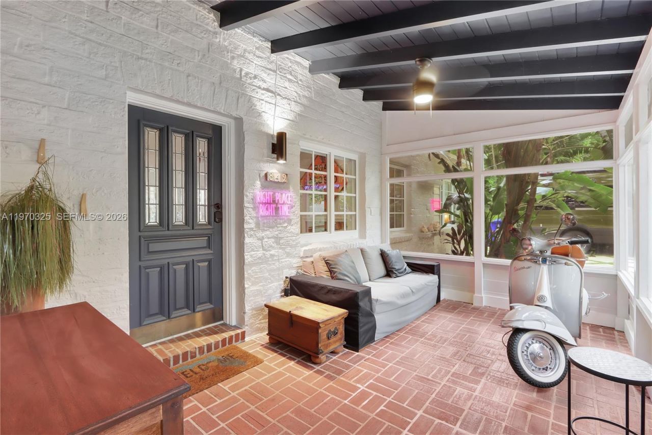 842 NW 9th Ct , Miami, FL 33136 Photo