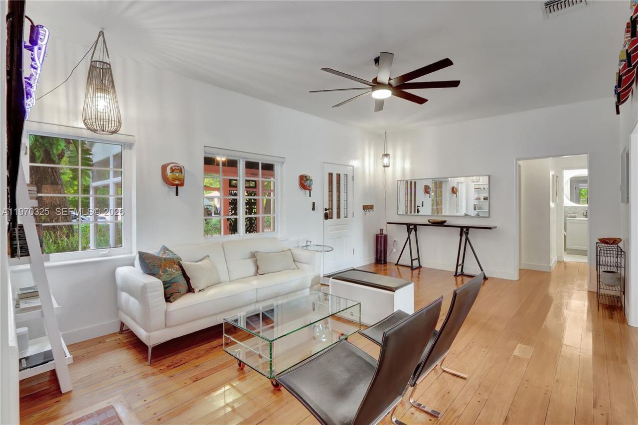 842 NW 9th Ct , Miami, FL 33136 Photo