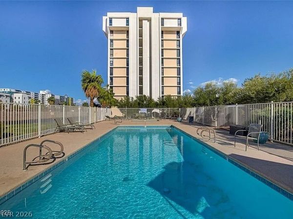 3930 University Center Drive , Unit 806, Las Vegas, NV 89119