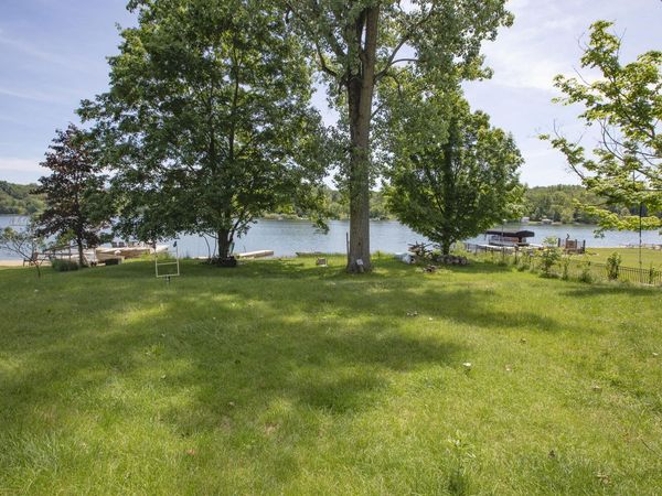 69951 Sunset Boulevard, Union, MI 49130