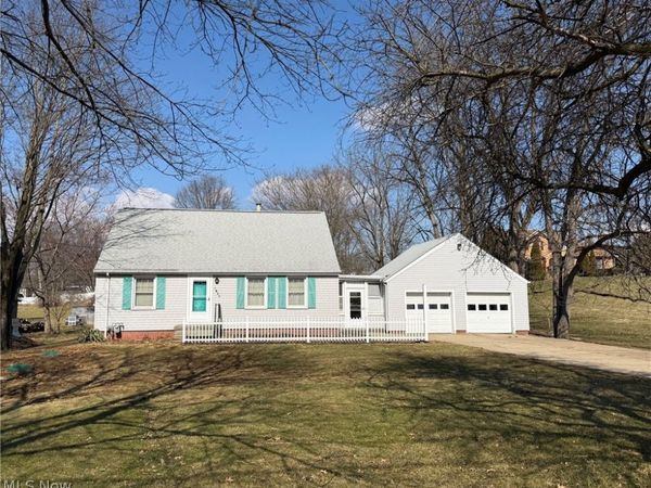 2229 Schneider Street NW, North Canton, OH 44720