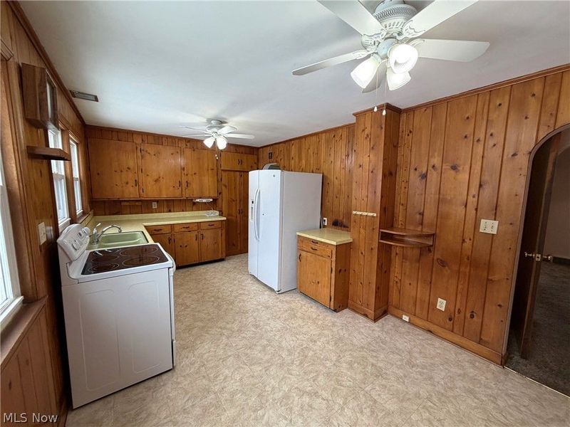 2229 Schneider Street NW, North Canton, OH 44720 Photo 6