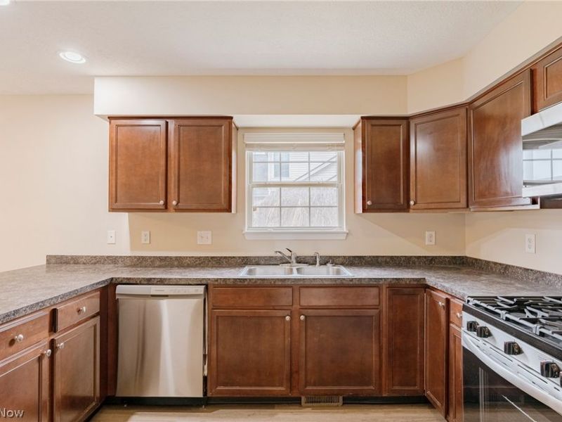 4595 Creekside Drive, Brimfield, OH 44240 Photo 11