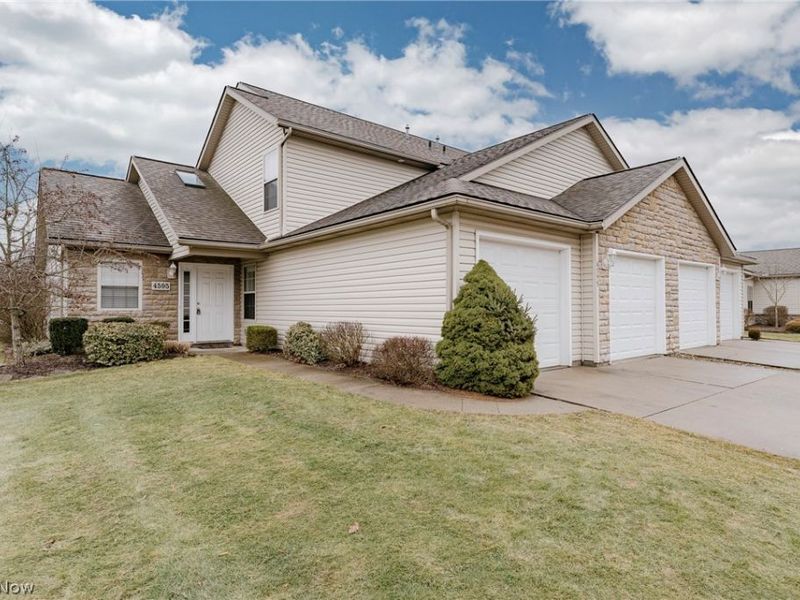 4595 Creekside Drive, Brimfield, OH 44240 Photo 2