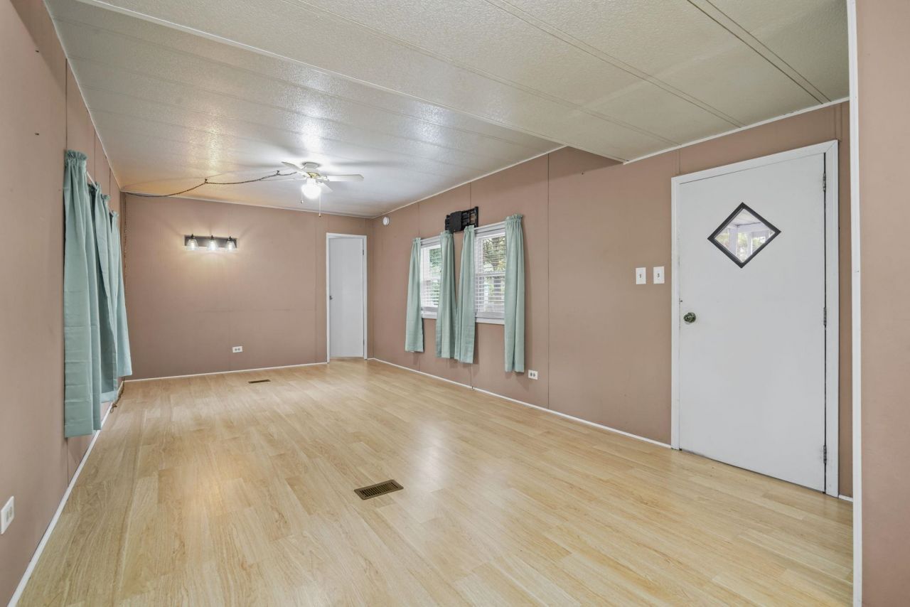 2975 Montgomery Trail  Photo 10