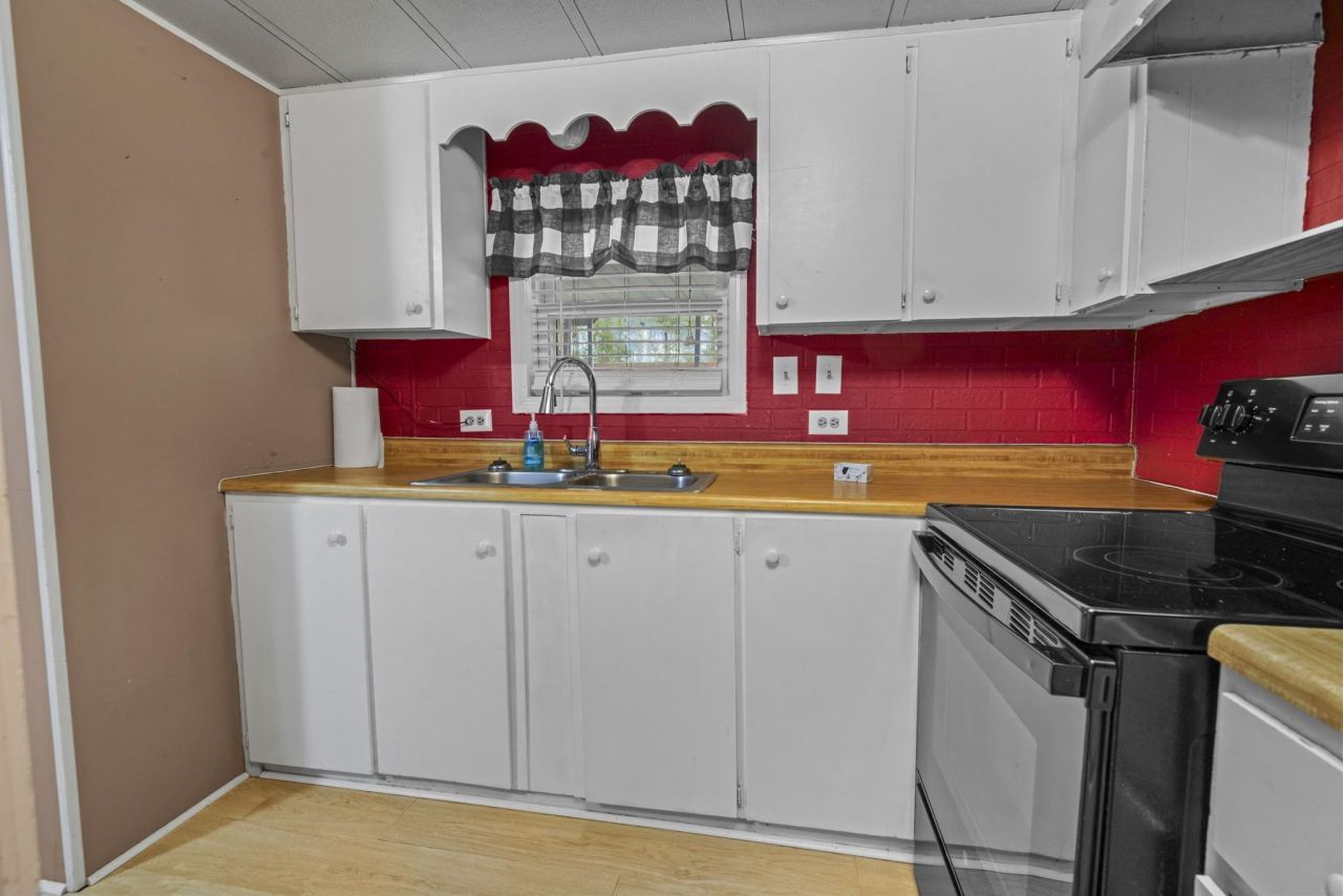 2975 Montgomery Trail  Photo 14