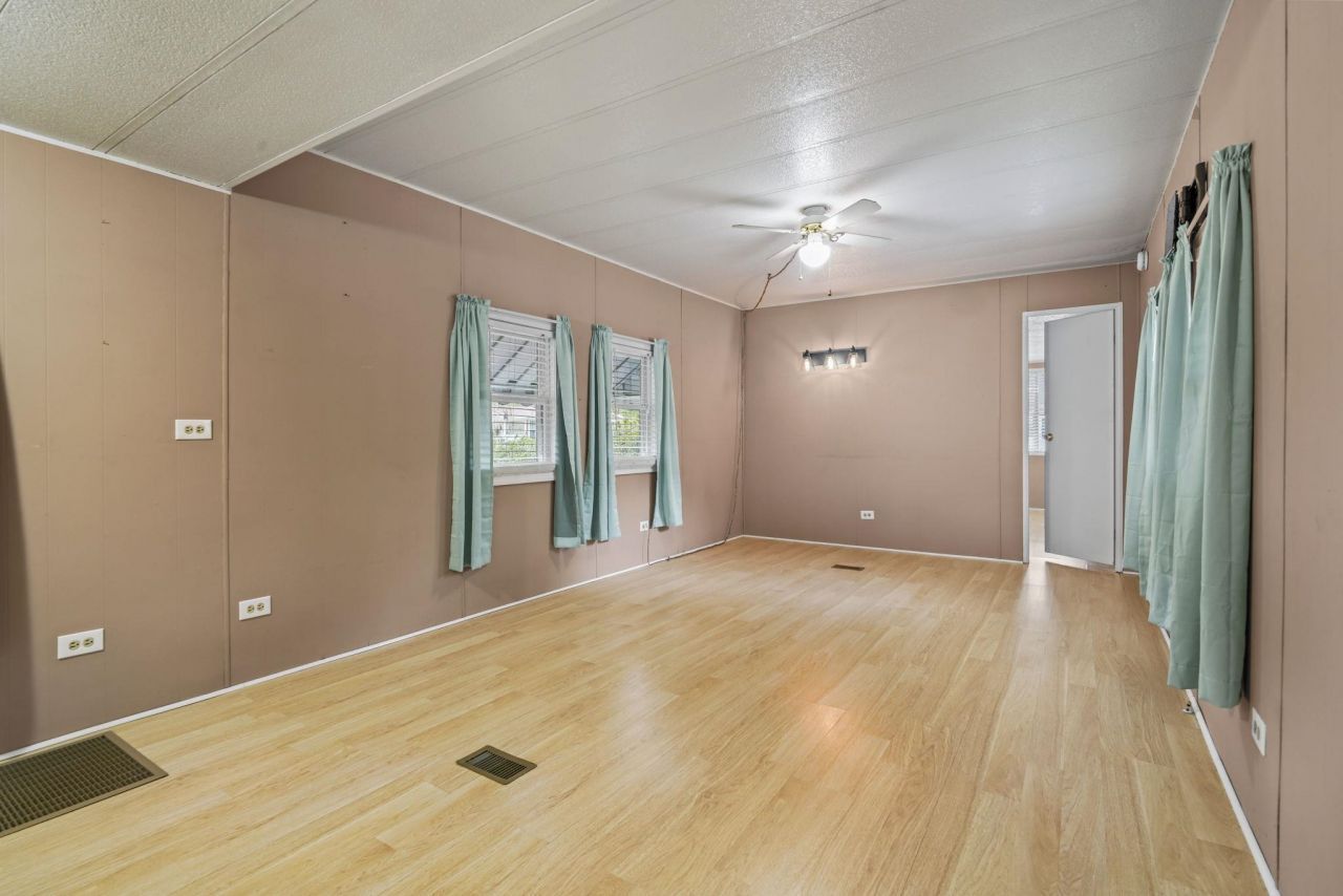 2975 Montgomery Trail  Photo 7