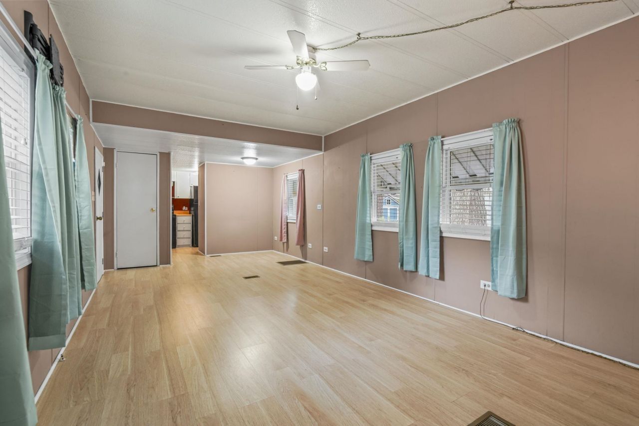 2975 Montgomery Trail  Photo 8