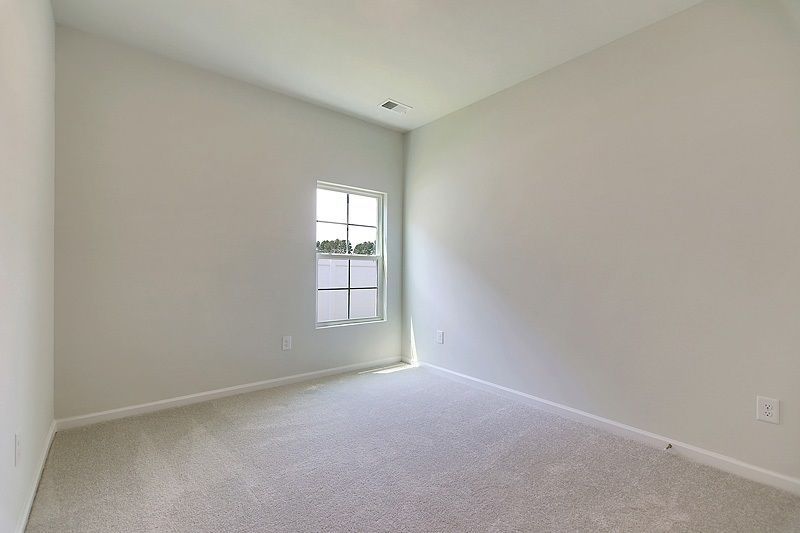 1161 Tibetan St. Photo 11