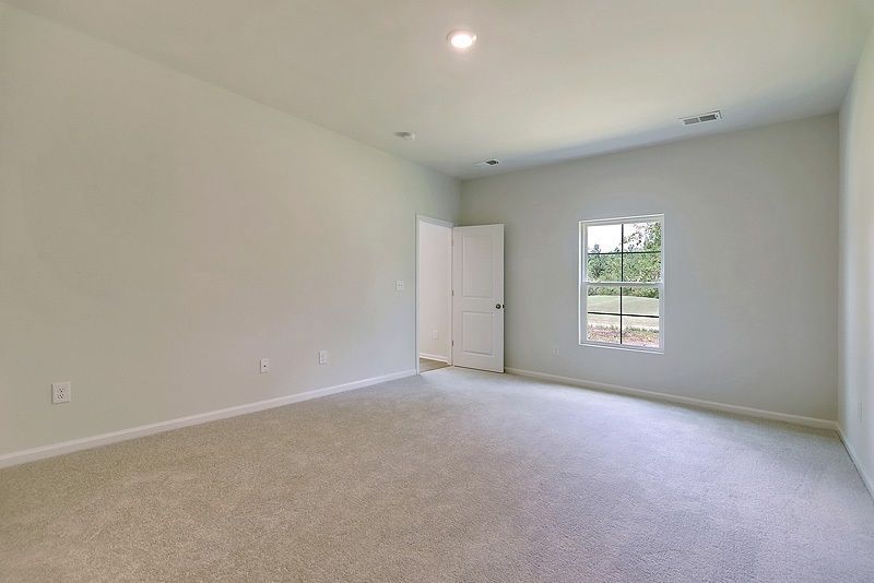 1161 Tibetan St. Photo 6