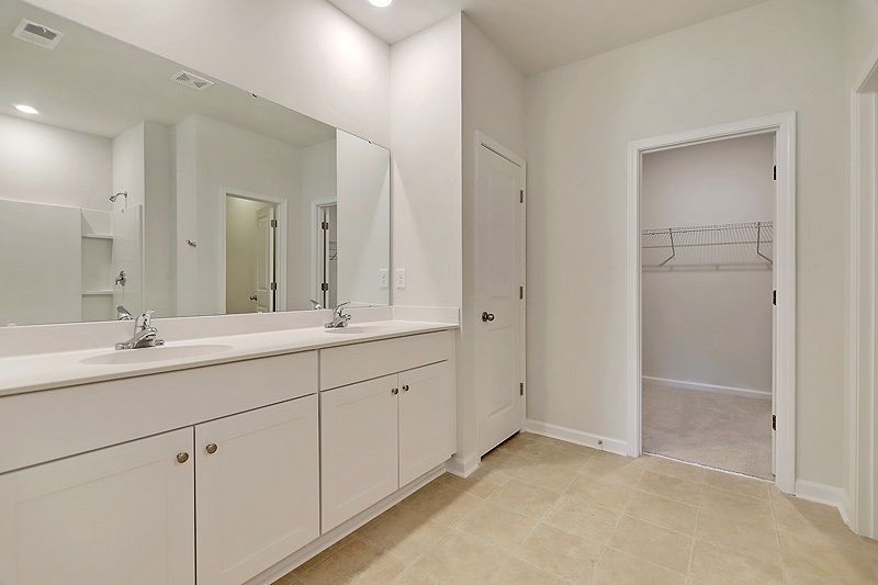 1161 Tibetan St. Photo 7