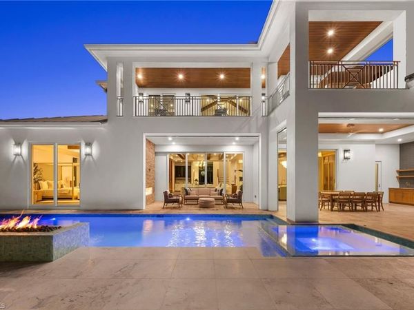 570 HARBOUR DR, NAPLES, FL 34103