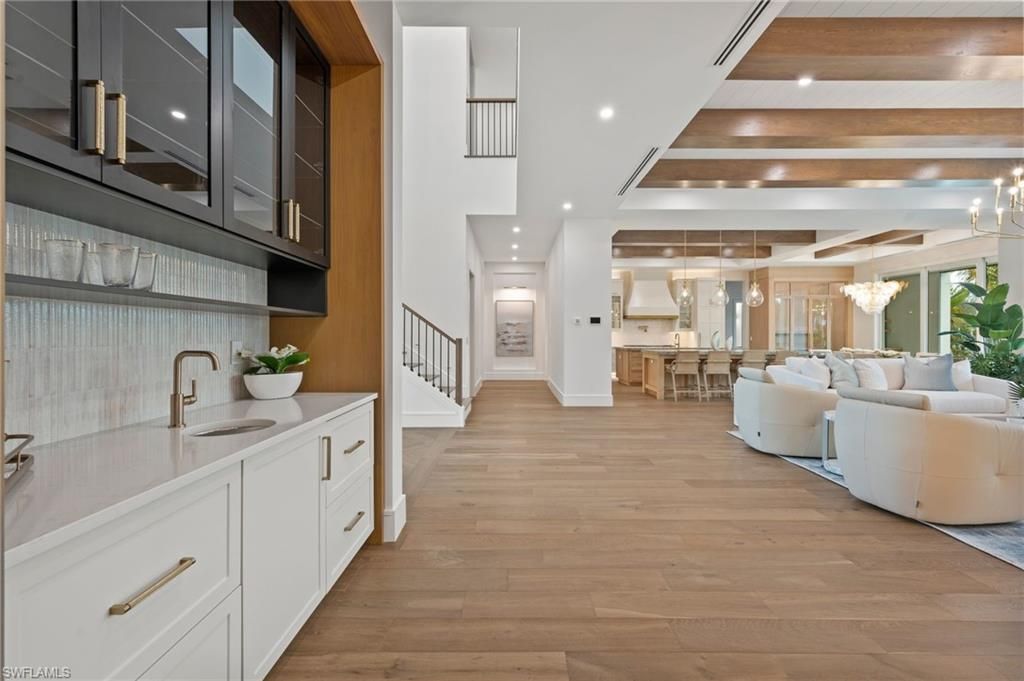 570 Harbour Dr, Naples, FL 34103 Photo