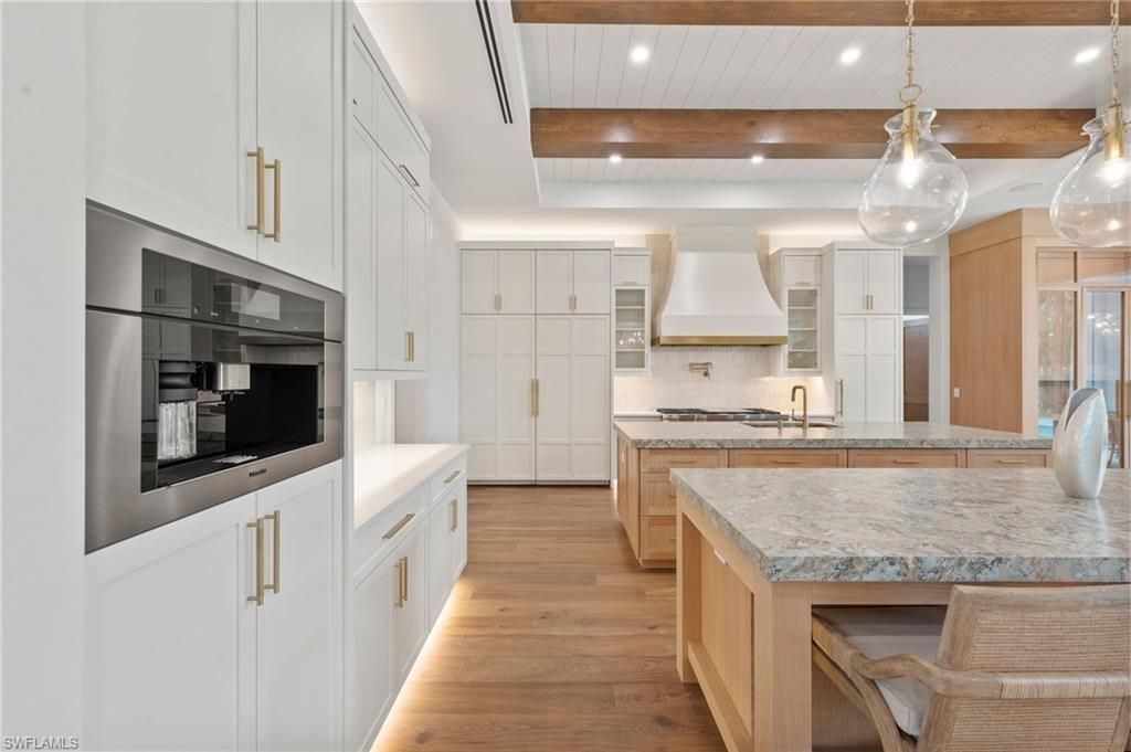 570 Harbour Dr, Naples, FL 34103 Photo