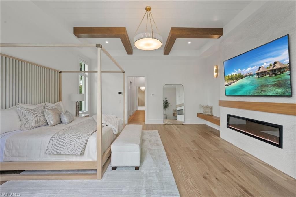 570 Harbour Dr, Naples, FL 34103 Photo