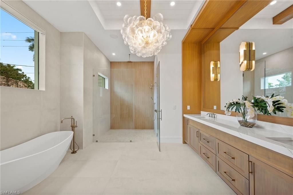 570 Harbour Dr, Naples, FL 34103 Photo