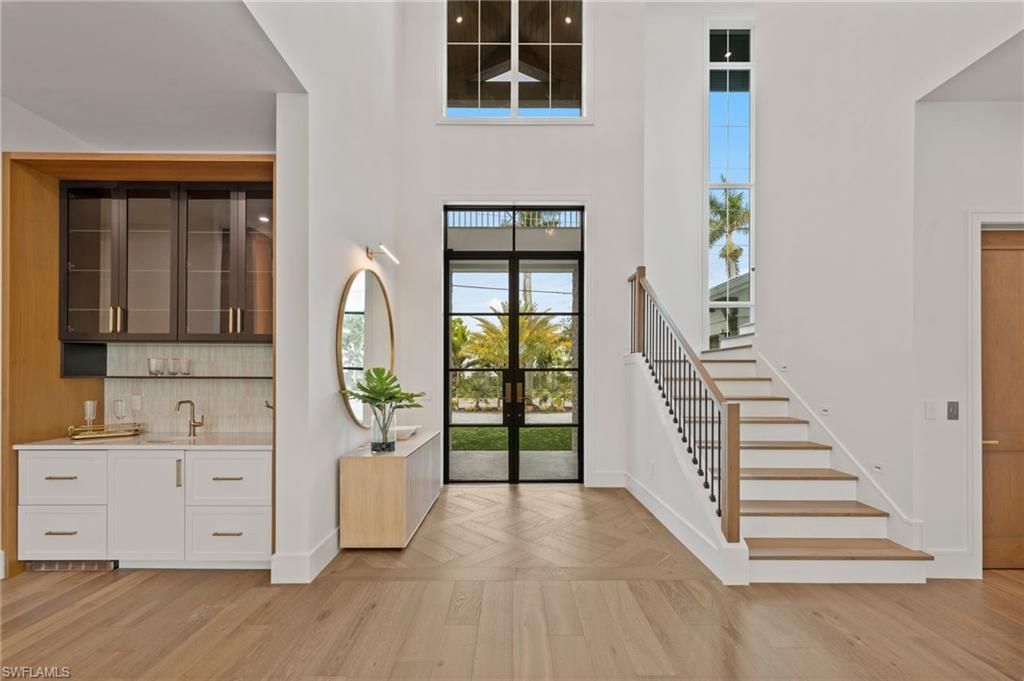 570 Harbour Dr, Naples, FL 34103 Photo