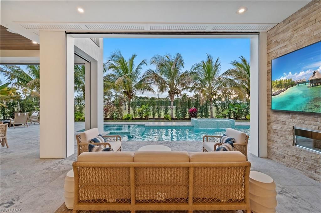 570 Harbour Dr, Naples, FL 34103 Photo