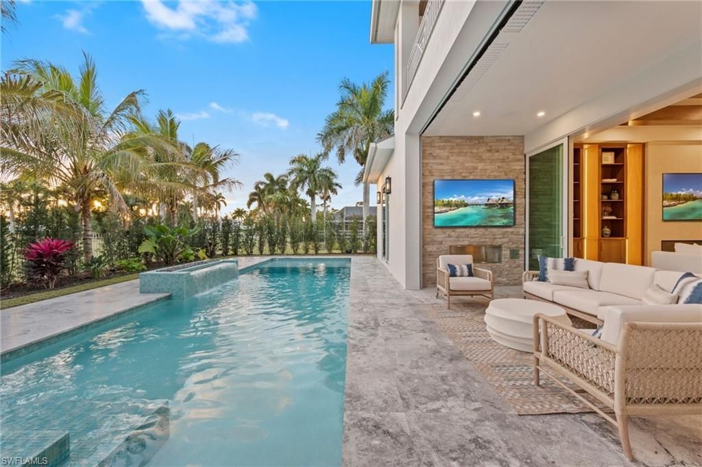570 Harbour Dr, Naples, FL 34103 Photo