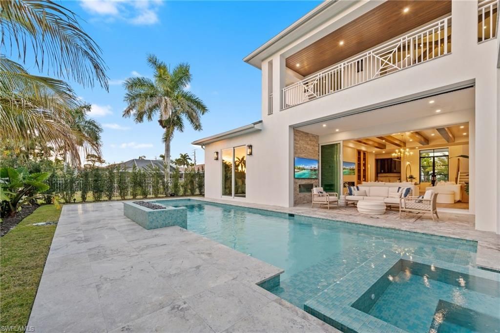 570 Harbour Dr, Naples, FL 34103 Photo