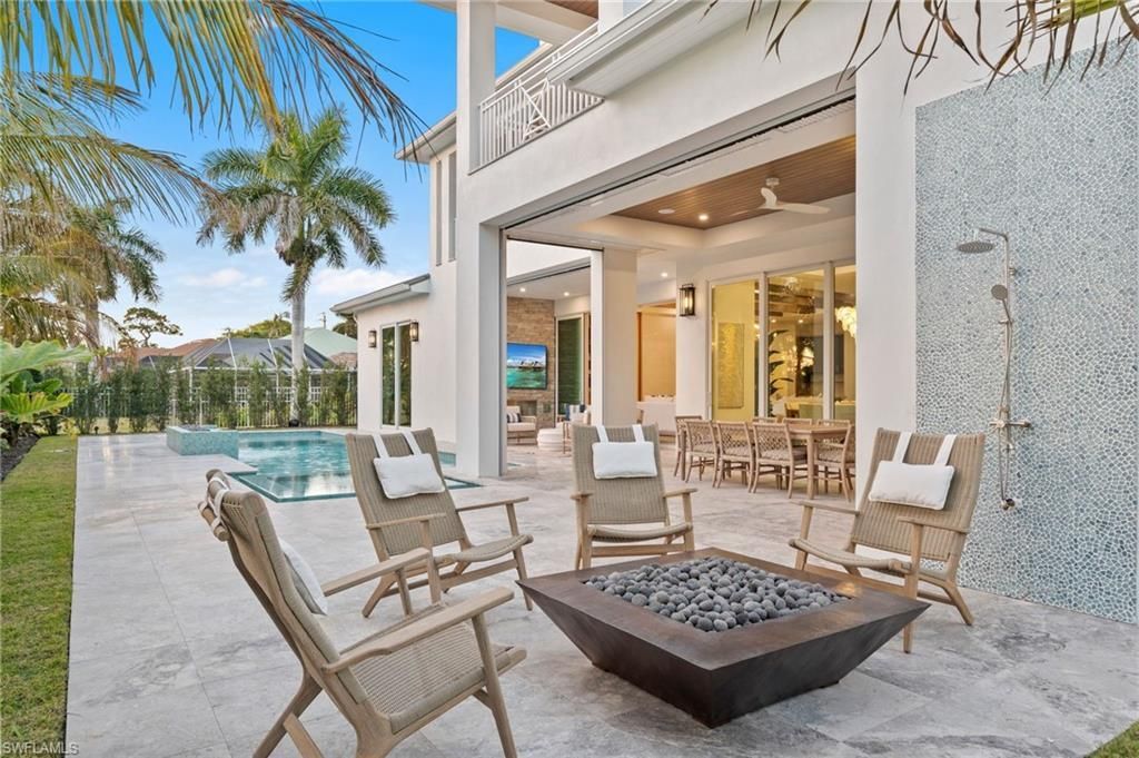 570 Harbour Dr, Naples, FL 34103 Photo