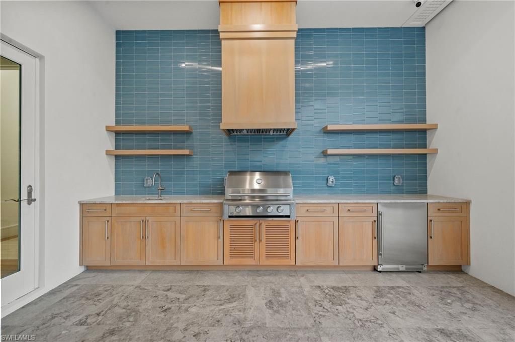 570 Harbour Dr, Naples, FL 34103 Photo